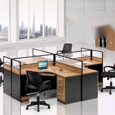 Curved 4-Way Working Station