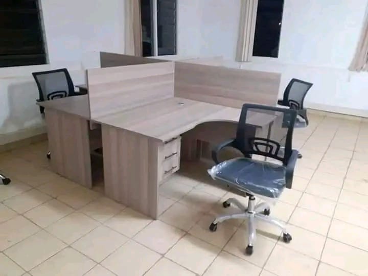Curved Modular Workstation – Ergonomic & Modern Workspace Solution ...
