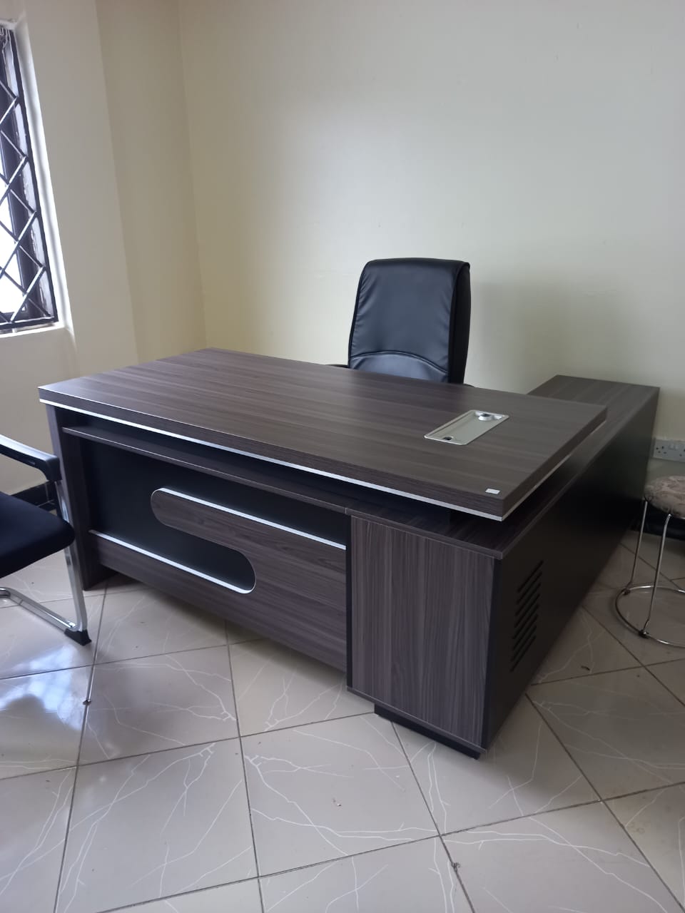 1.8m executive unique design image -2 1800mm Stylish Executive Desk – Modern Office Luxury